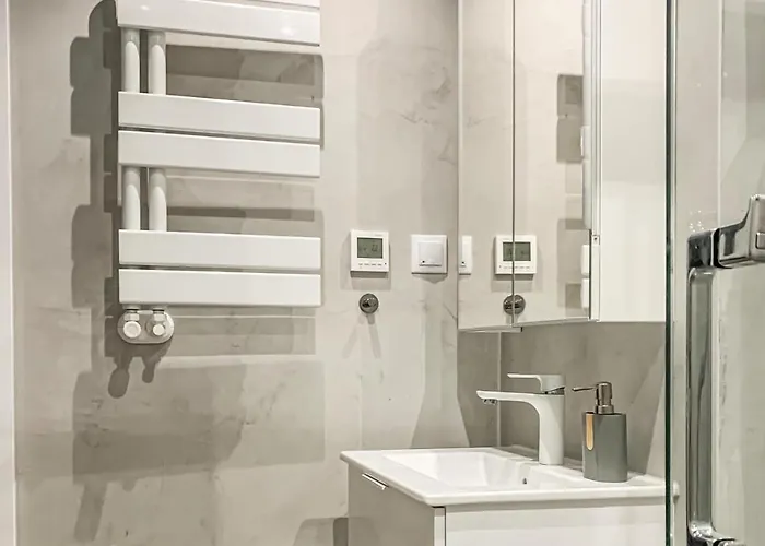 بيت للعطل In With Wifi